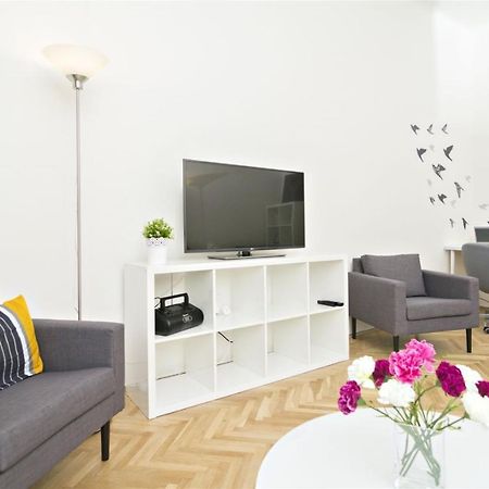 Apartments With 2 Bathrooms- 5 Minutes From Old Town - 102 M2 Prag Dış mekan fotoğraf