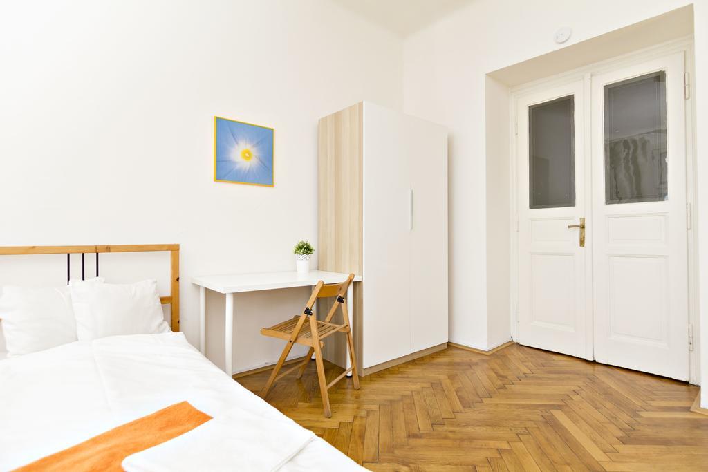 Apartments With 2 Bathrooms- 5 Minutes From Old Town - 102 M2 Prag Dış mekan fotoğraf